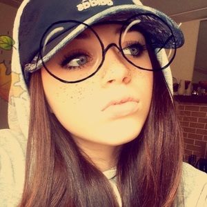 Meet your Posher, Brook